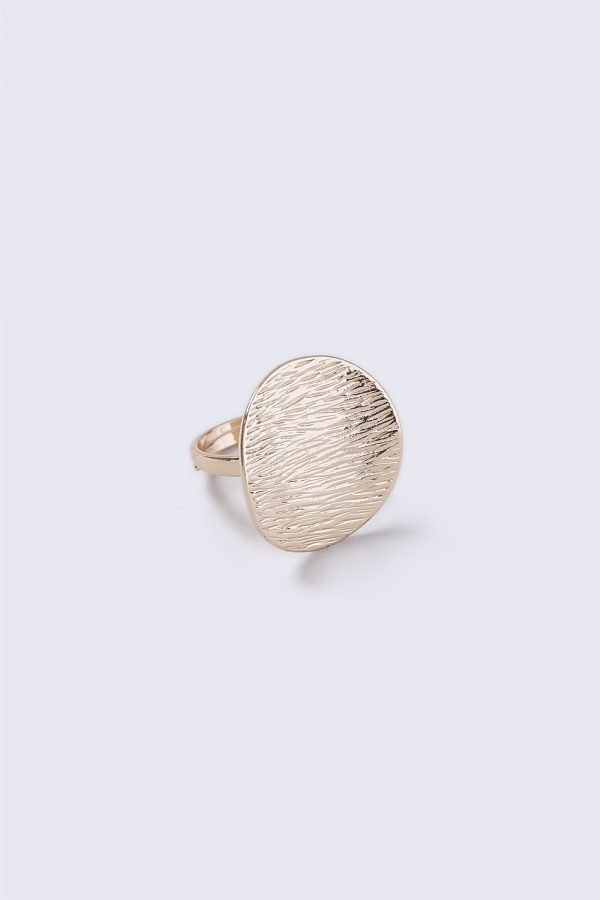 Gina Tricot Gold Look Large Circle Textured Ring Sormus