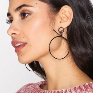 Nly Accessories Black Metal Bar & Cirlce Drop Earrings Korvakorut Musta