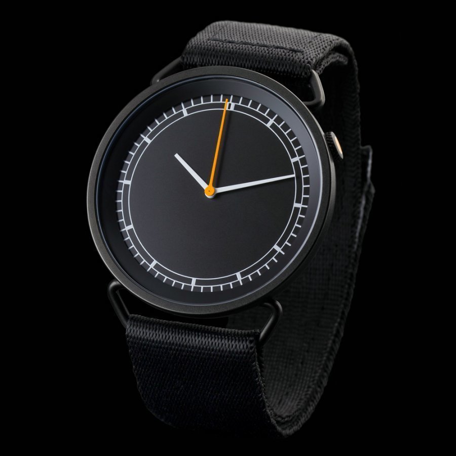 Красная точка на часах. Часы Dot. Европейские часы. Sale Nava часы. Red watch.