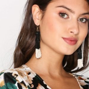 Vero Moda Vmbenta Short Pearl Earrings Korvakorut Musta